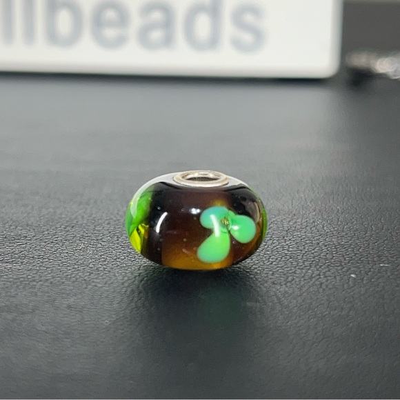 Trollbeads Retired Green Flower Bead- 61325 - Picture 5 of 7